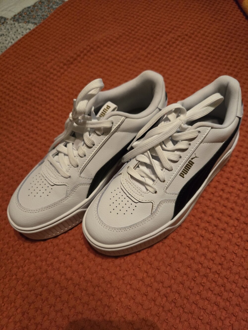 Puma Women’s White Sneakers with Black Formstrip